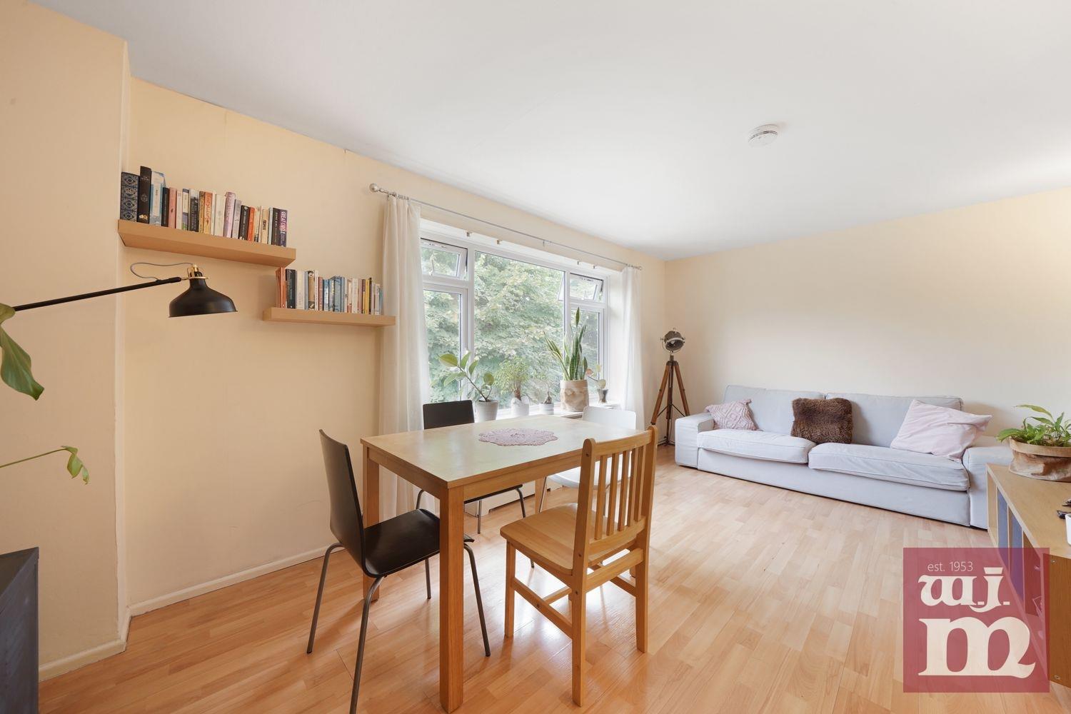 3 bed property in Fairfield Road, Bow